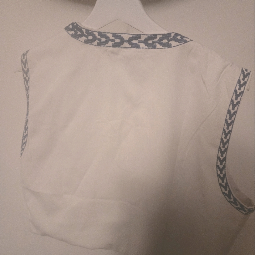 Vest - Picture 4 of 4